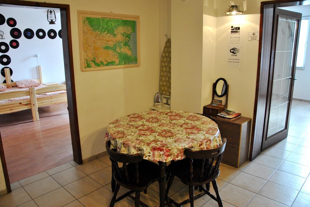 10 Coins Hostel & Tours Софія Екстер'єр фото