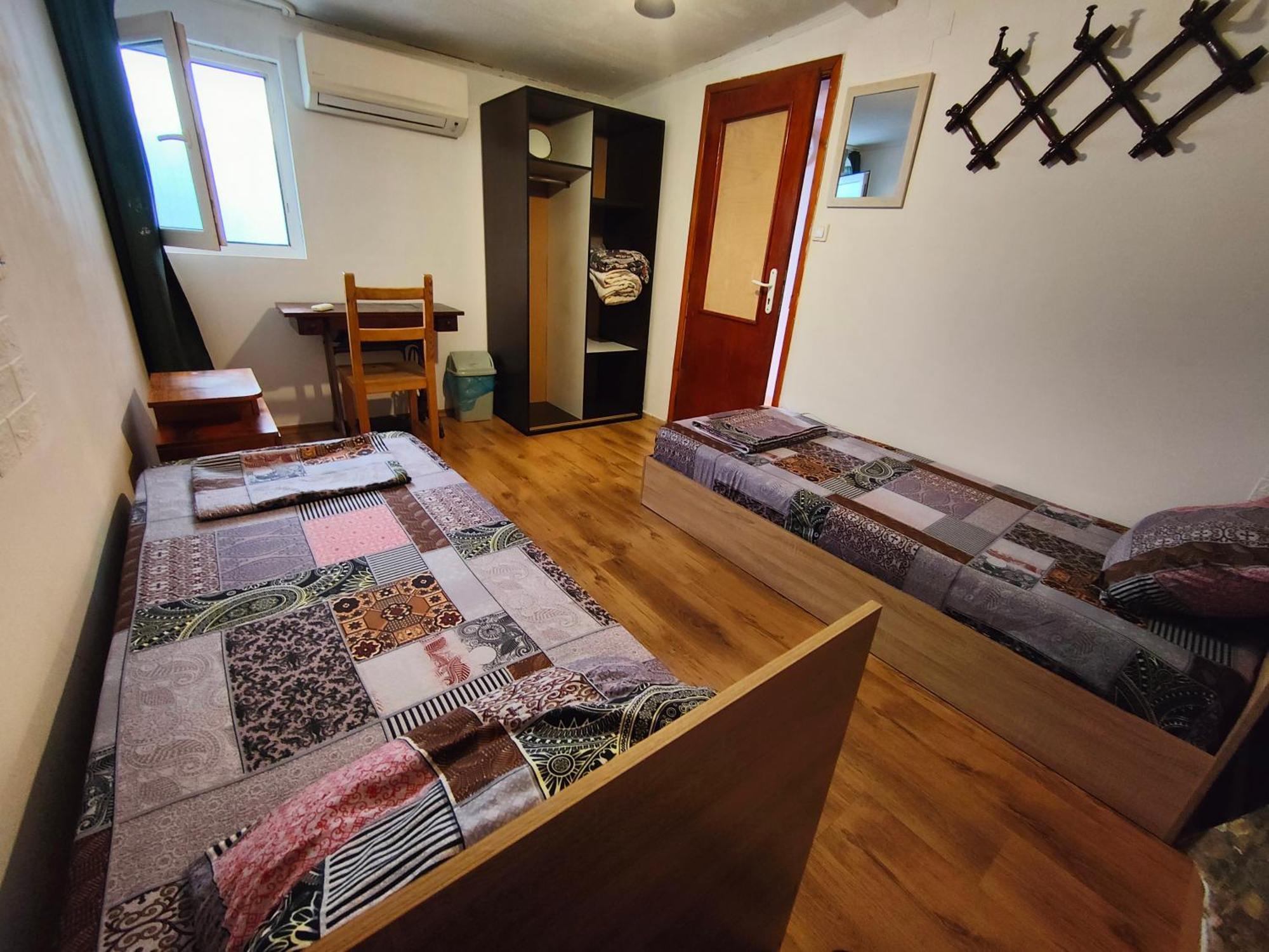 10 Coins Hostel & Tours Софія Екстер'єр фото