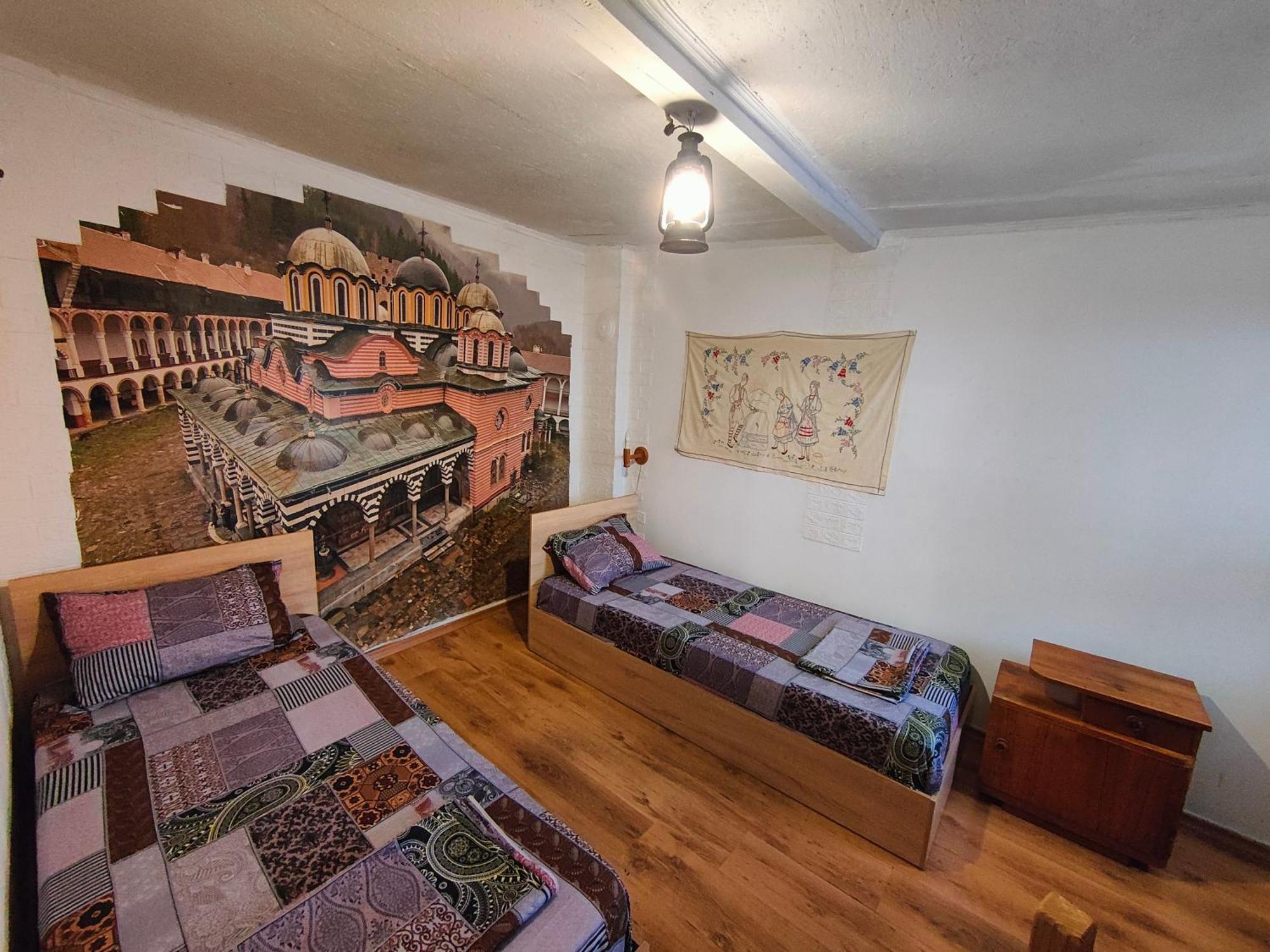 10 Coins Hostel & Tours Софія Екстер'єр фото