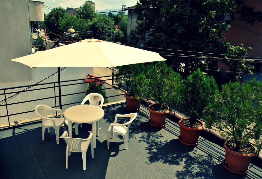 10 Coins Hostel & Tours Софія Екстер'єр фото