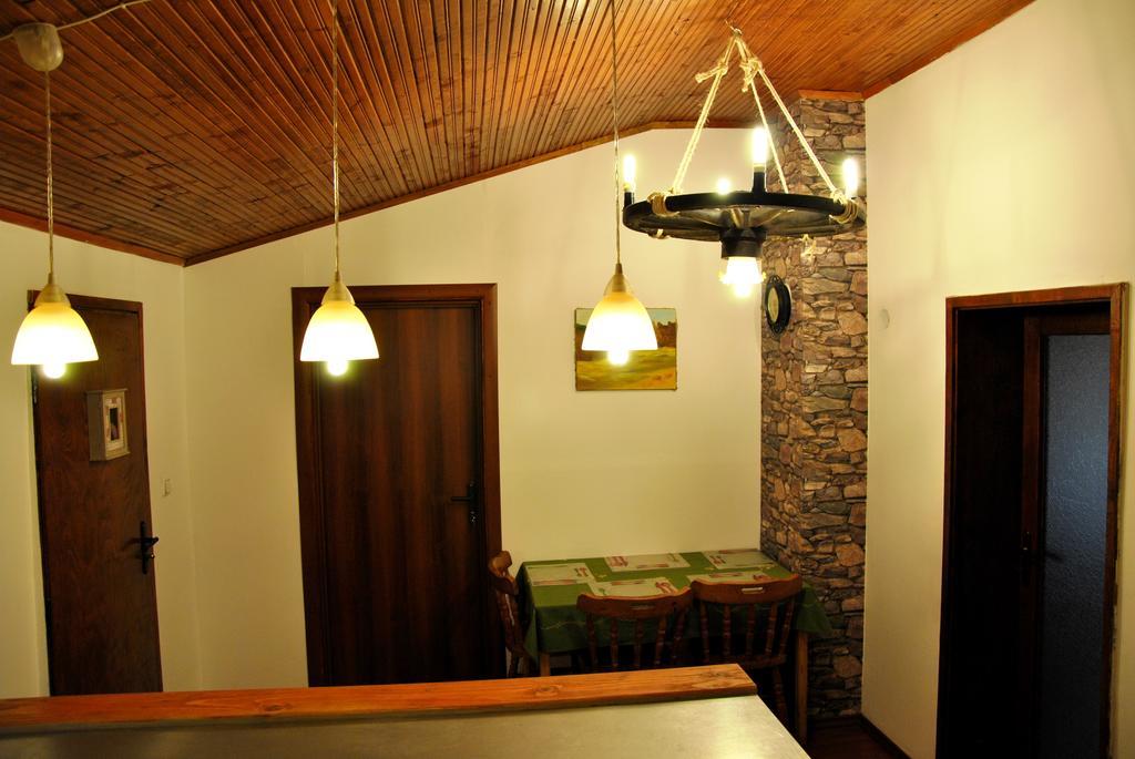 10 Coins Hostel & Tours Софія Екстер'єр фото