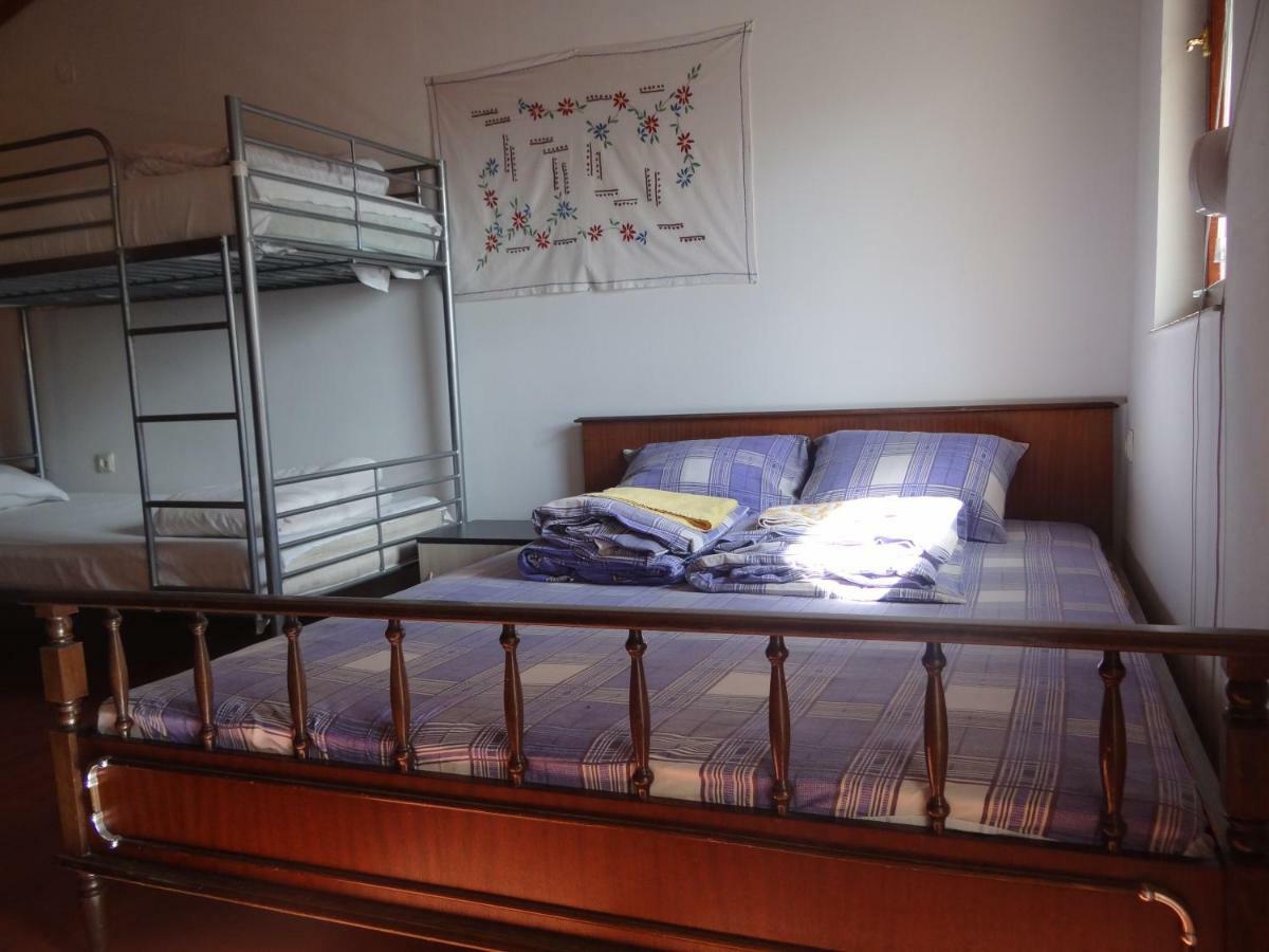 10 Coins Hostel & Tours Софія Екстер'єр фото